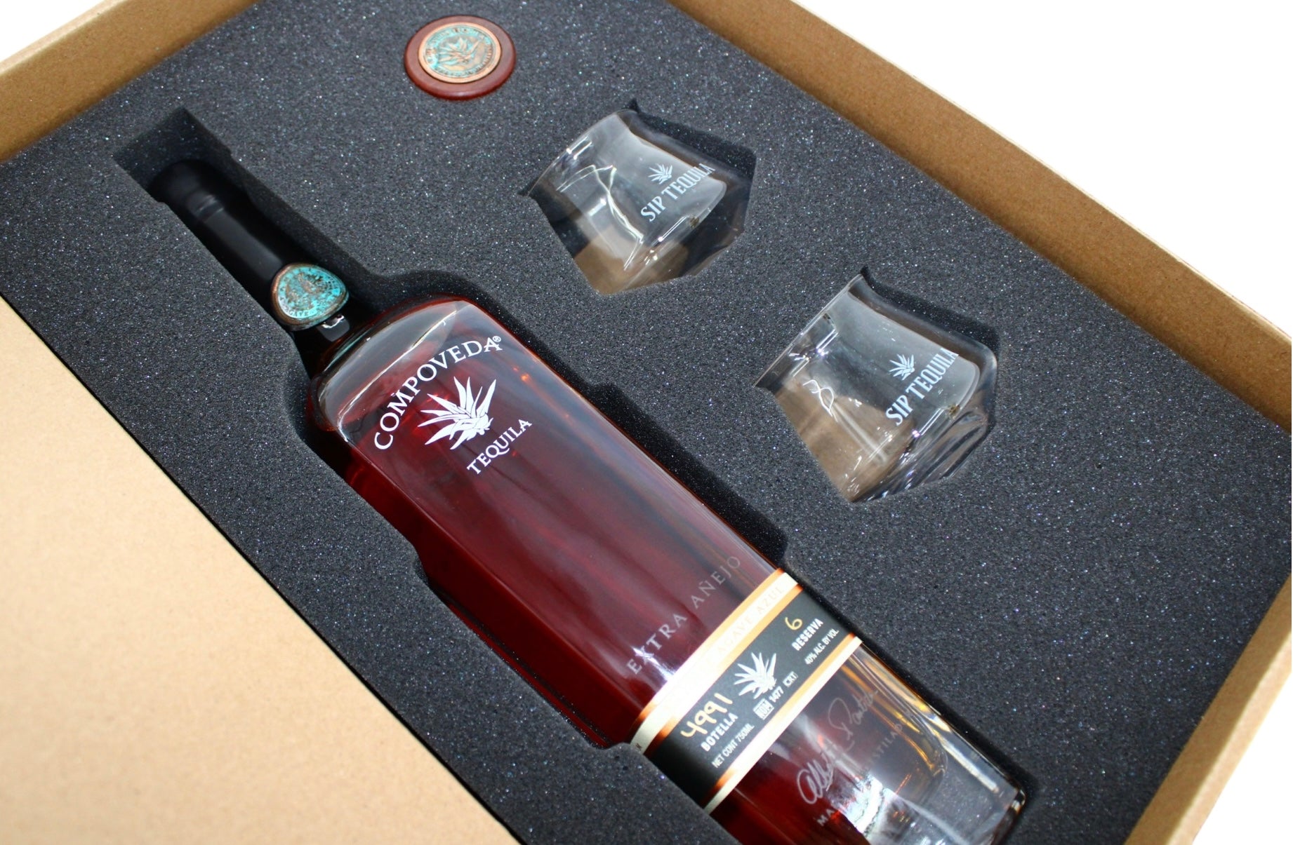 Compoveda Extra Añejo 750ml w/Tasting Glasses
